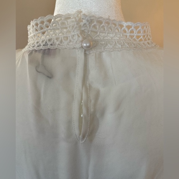 ANDREE BY UNIT White Lace Blouse, 1X - Picture 6 of 13